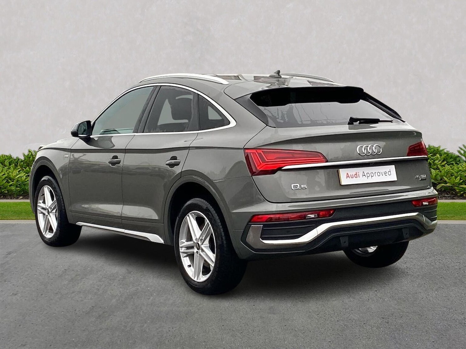 Used Audi Q5 2023 for sale - 77056653: Photo 2