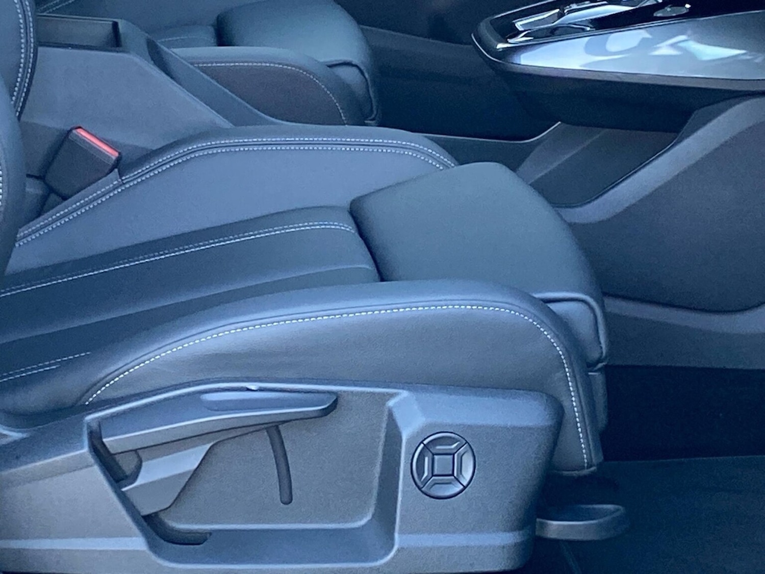 Used Audi Q4 e-tron 2025 for sale - 76719382: Photo 30