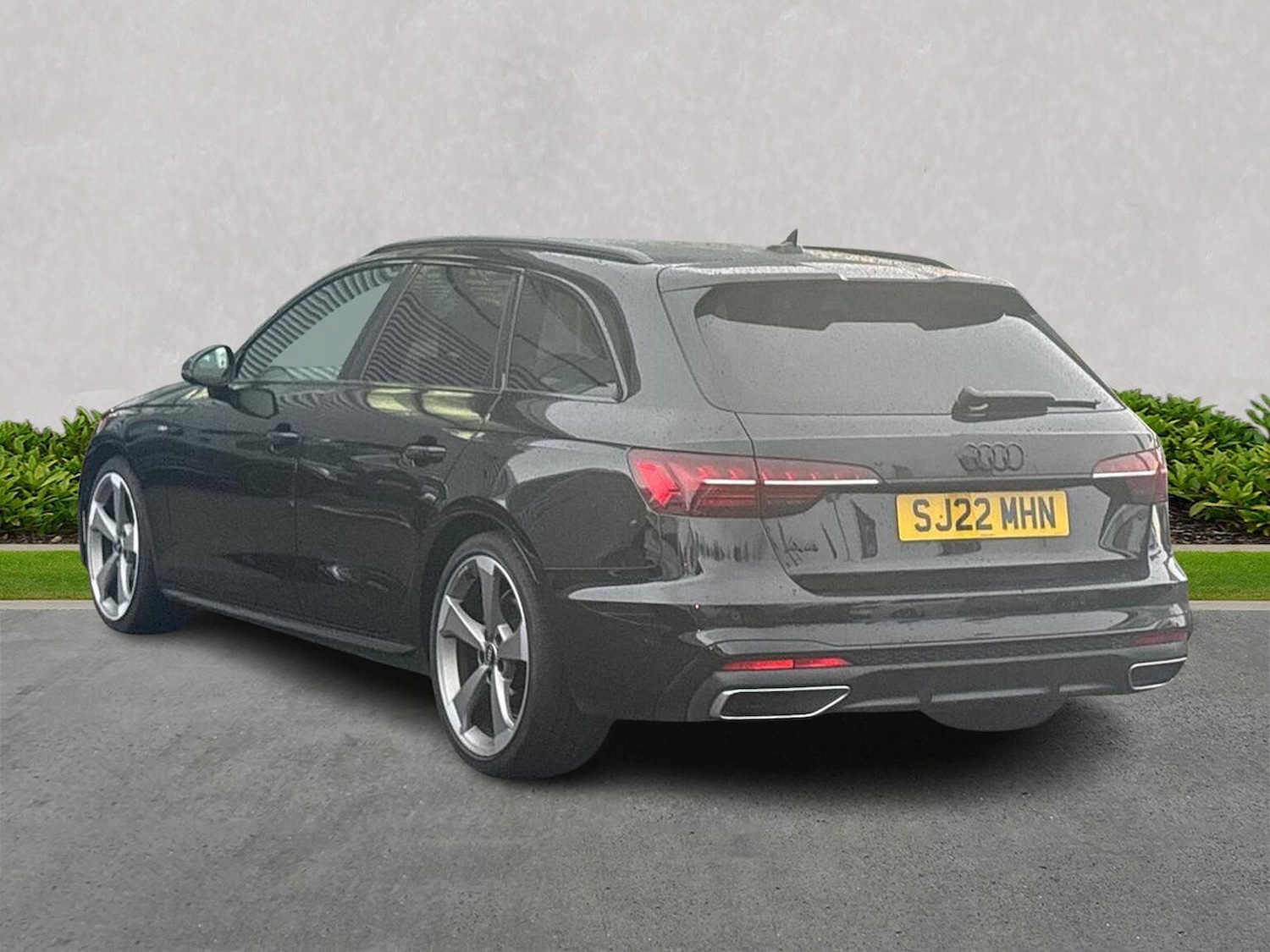 Used Audi A4 2022 for sale - 76477301: Photo 2