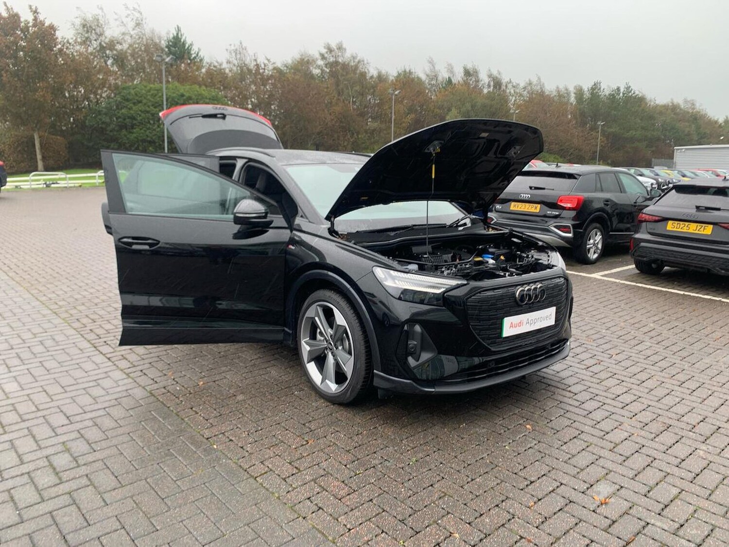 Used Audi Q4 e-tron 2025 for sale - 76187077: Photo 40