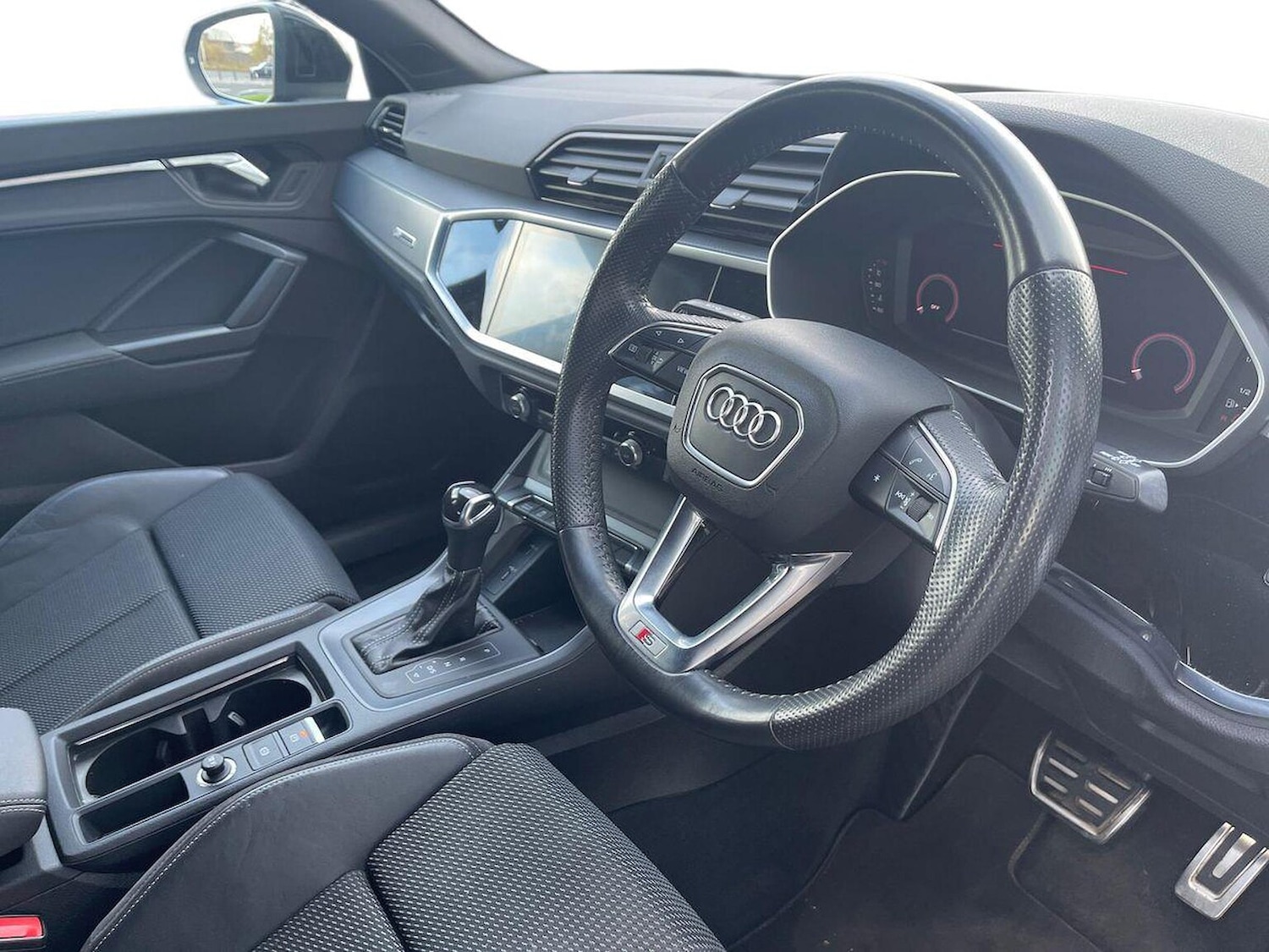 Used Audi Q3 2019 for sale - 76449638: Photo 15