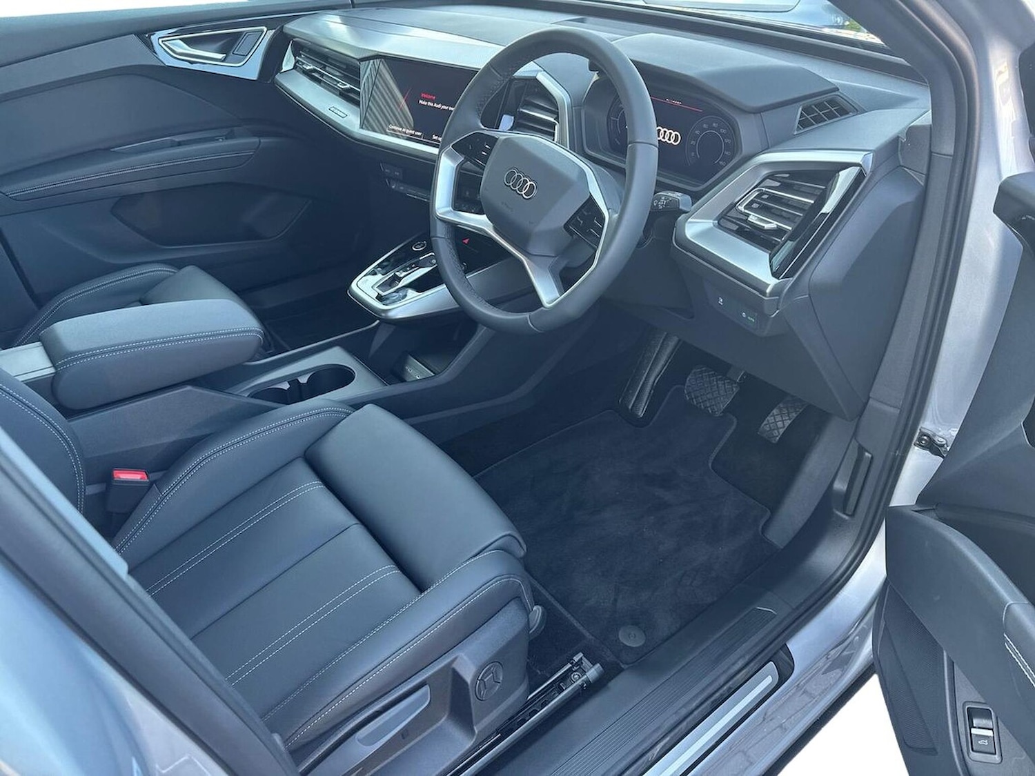 Used Audi Q4 e-tron 2025 for sale - 76741141: Photo 15