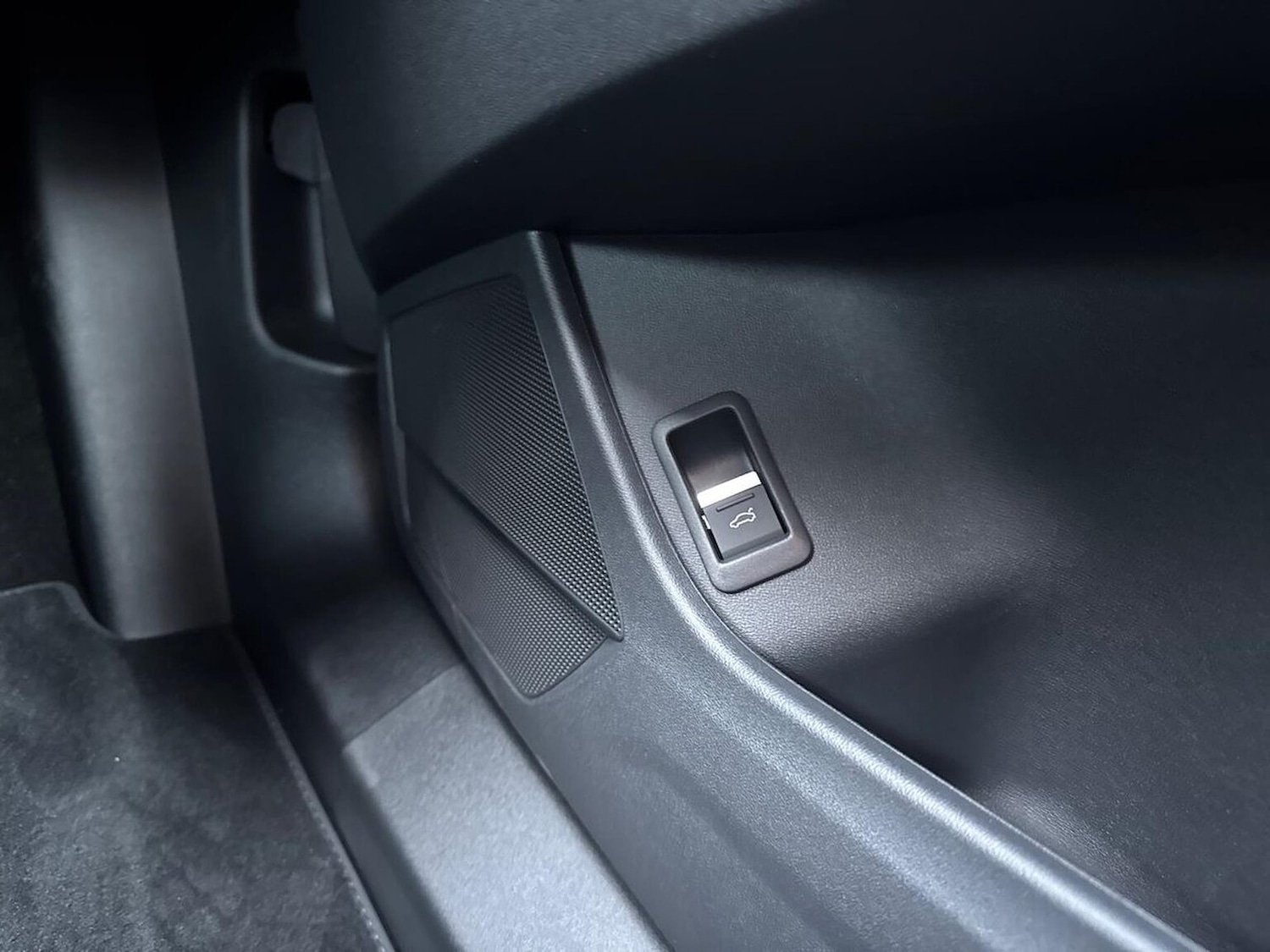 Used Audi Q4 e-tron 2025 for sale - 76741141: Photo 40