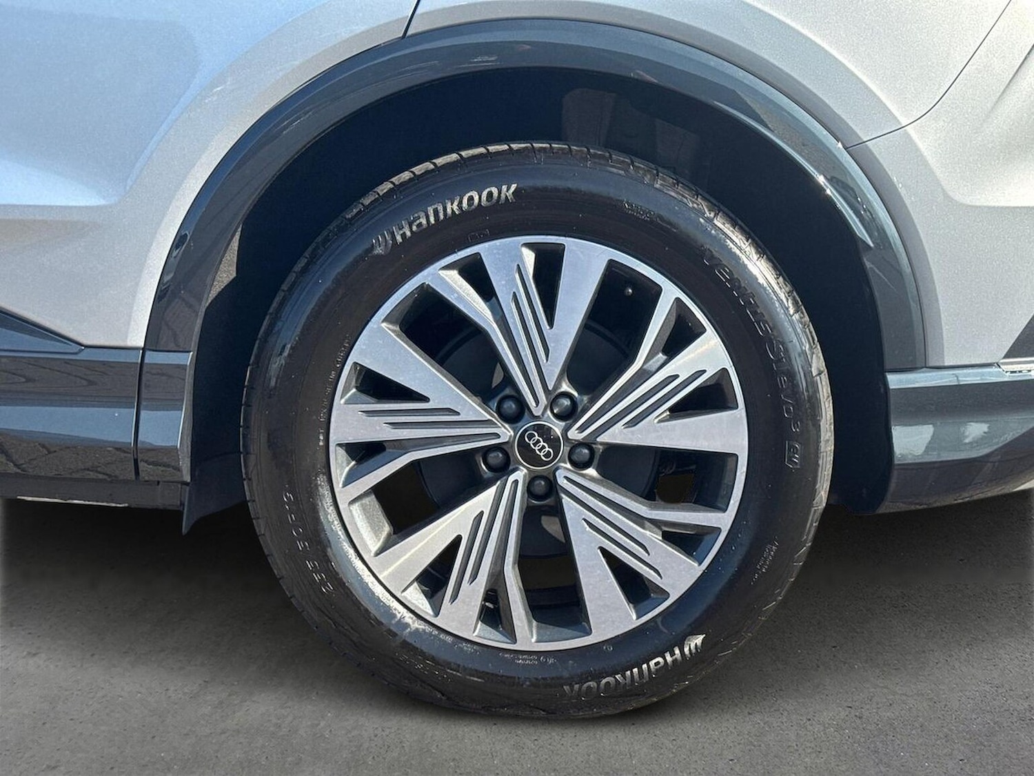 Used Audi Q4 e-tron 2025 for sale - 76741141: Photo 6