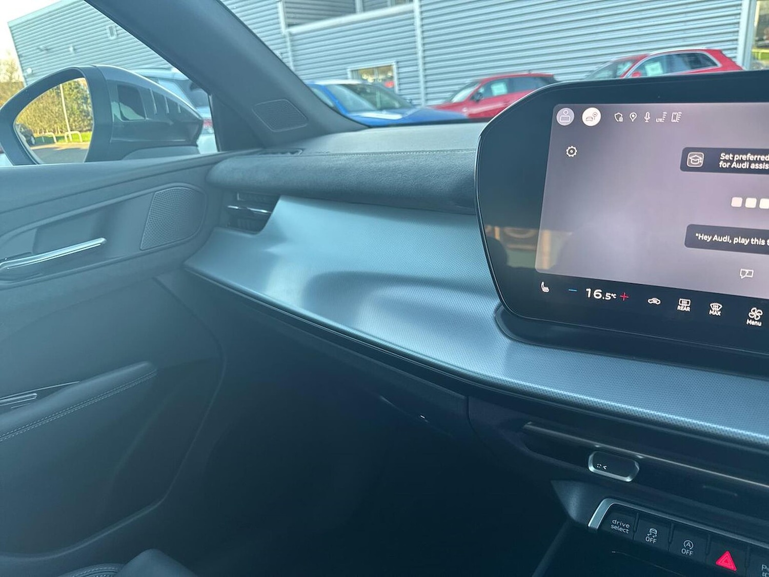 Used Audi Q3 2025 for sale - 77077303: Photo 2