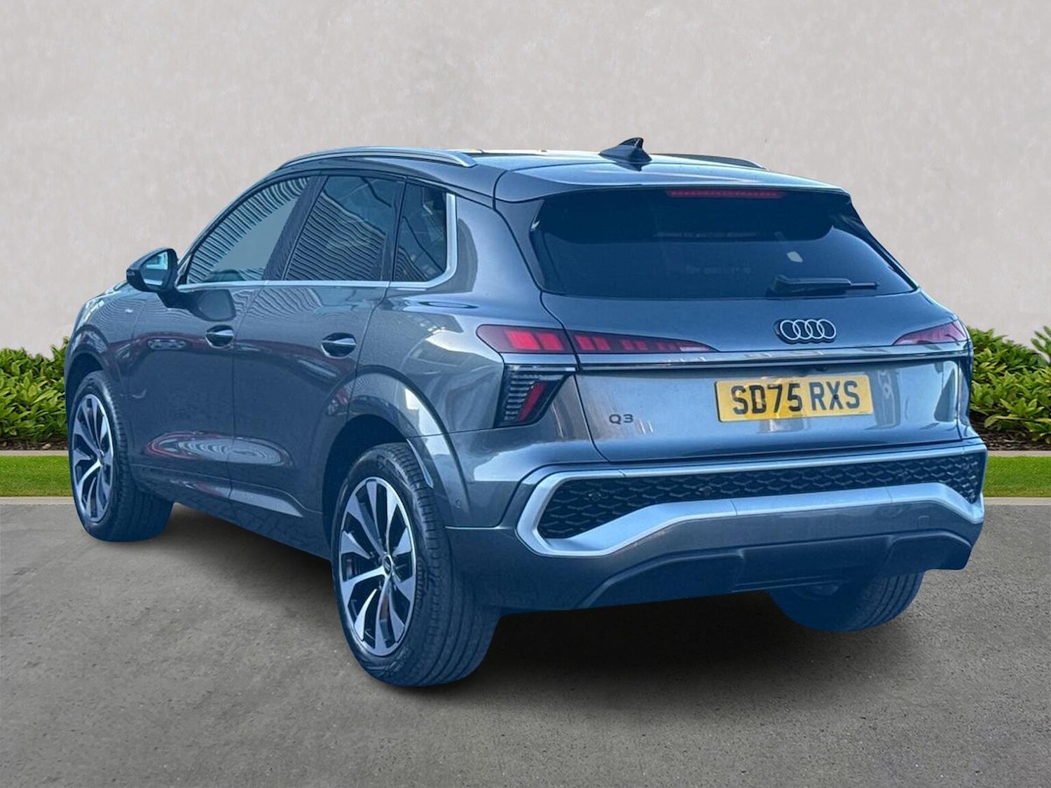 Used Audi Q3 2025 for sale - 77077303: Photo 3