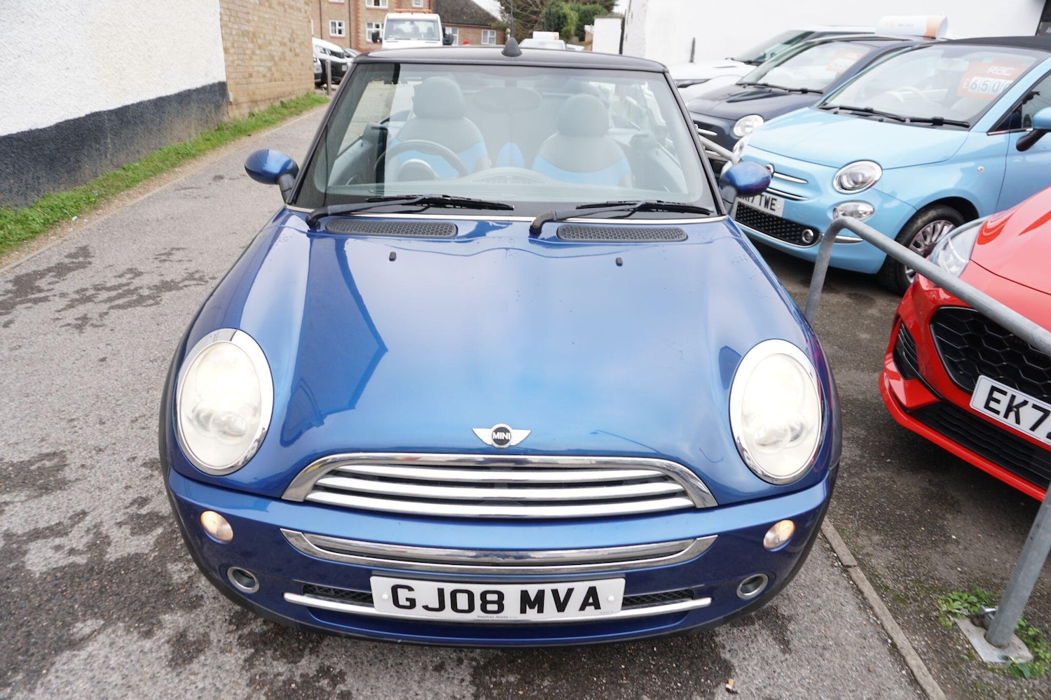 Used MINI Convertible 2008 for sale - 76991643: Photo 2