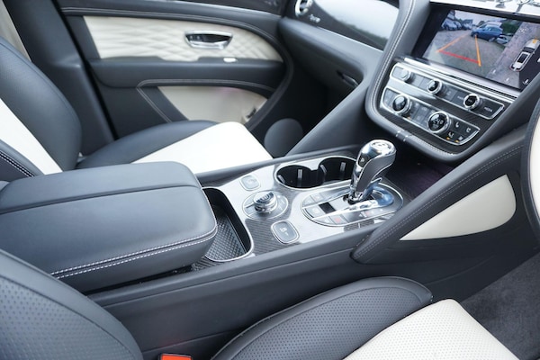 Used Bentley Bentayga 2024 for sale - 76282583: Photo 61