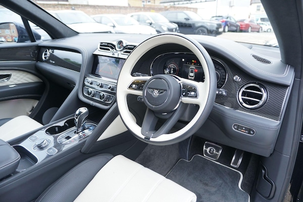 Used Bentley Bentayga 2024 for sale - 76282583: Photo 62