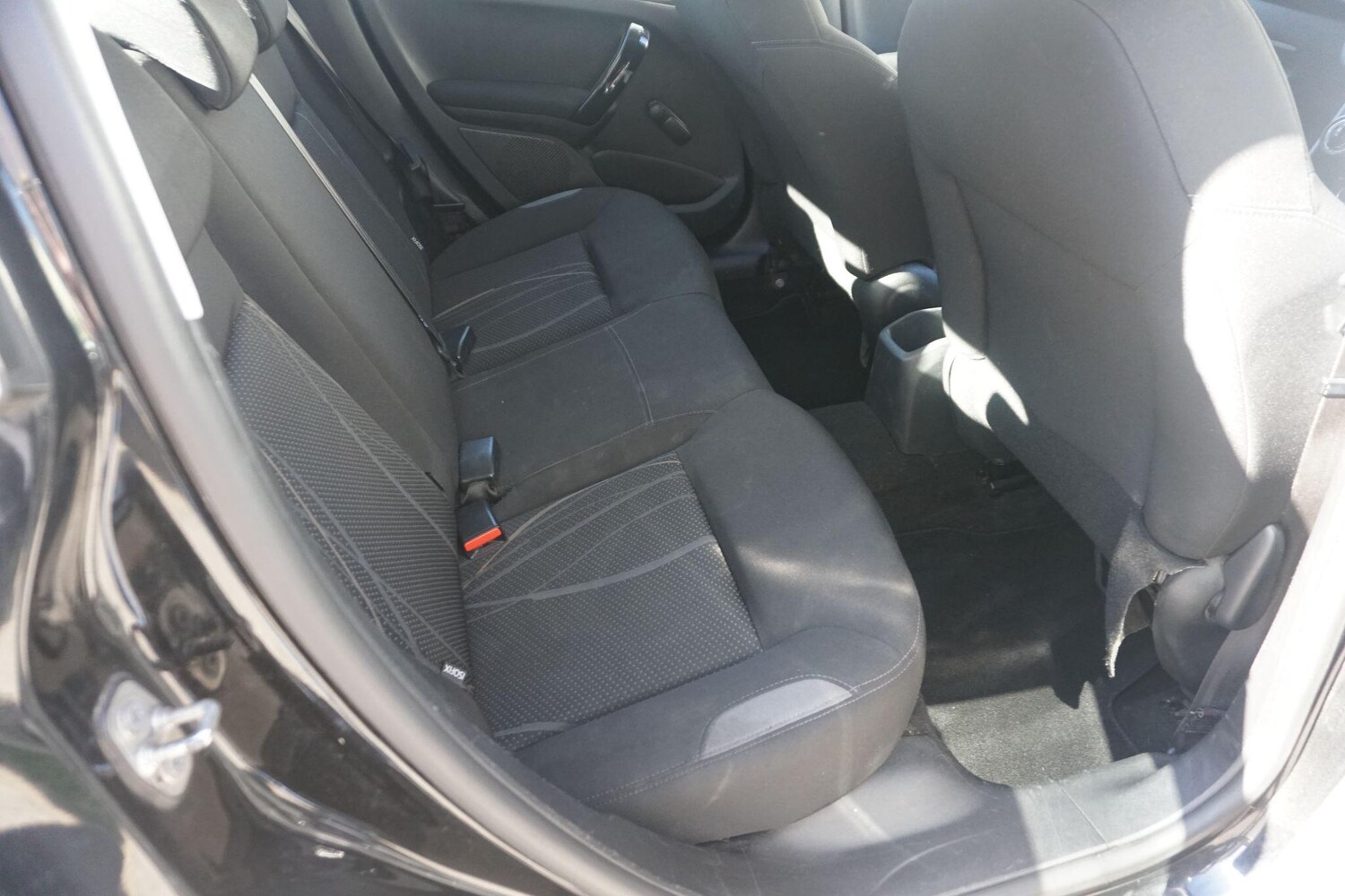 Used Peugeot 208 2012 for sale - 78156856: Photo 18