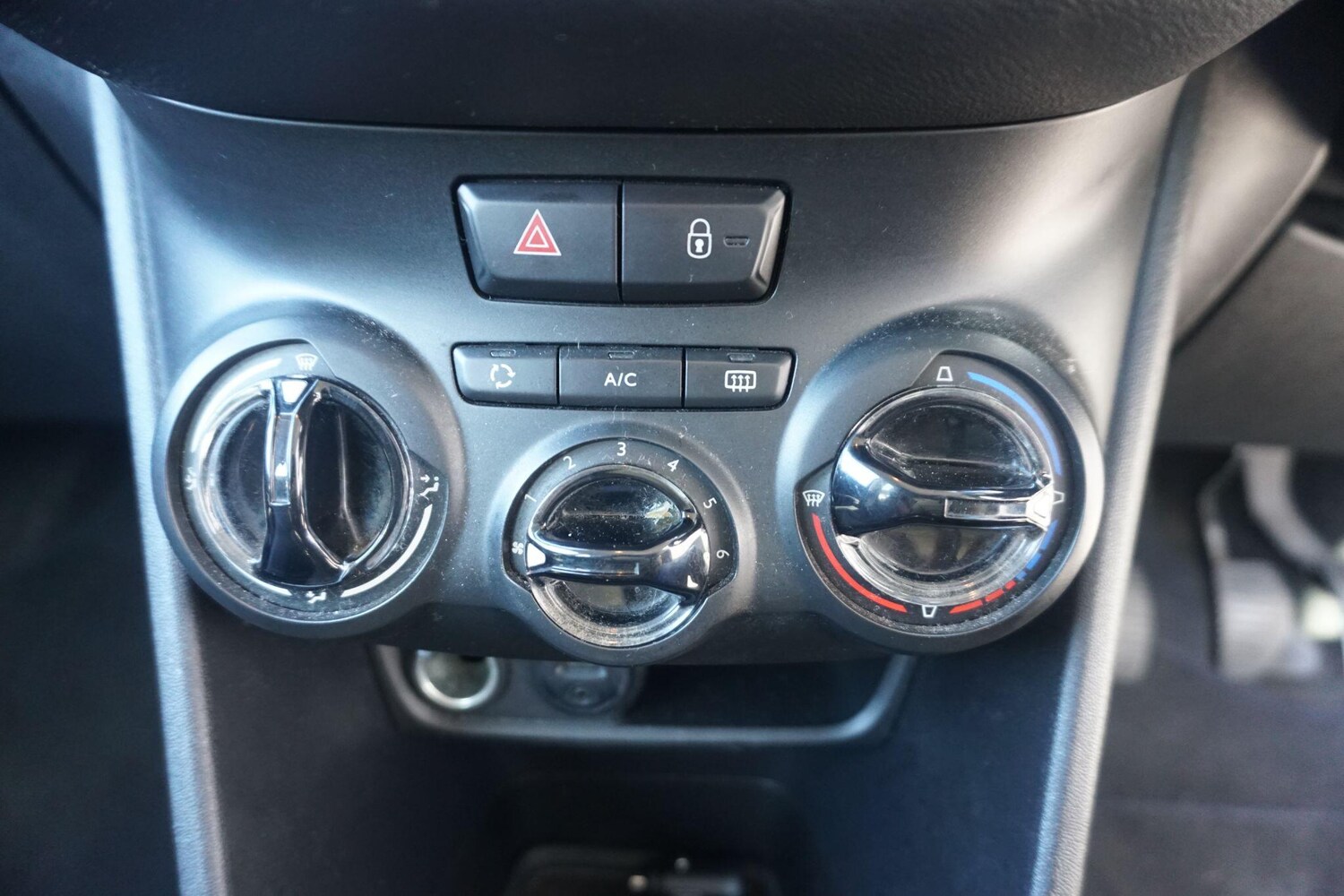 Used Peugeot 208 2012 for sale - 78156856: Photo 25