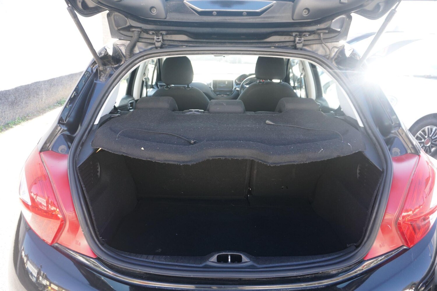 Used Peugeot 208 2012 for sale - 78156856: Photo 42