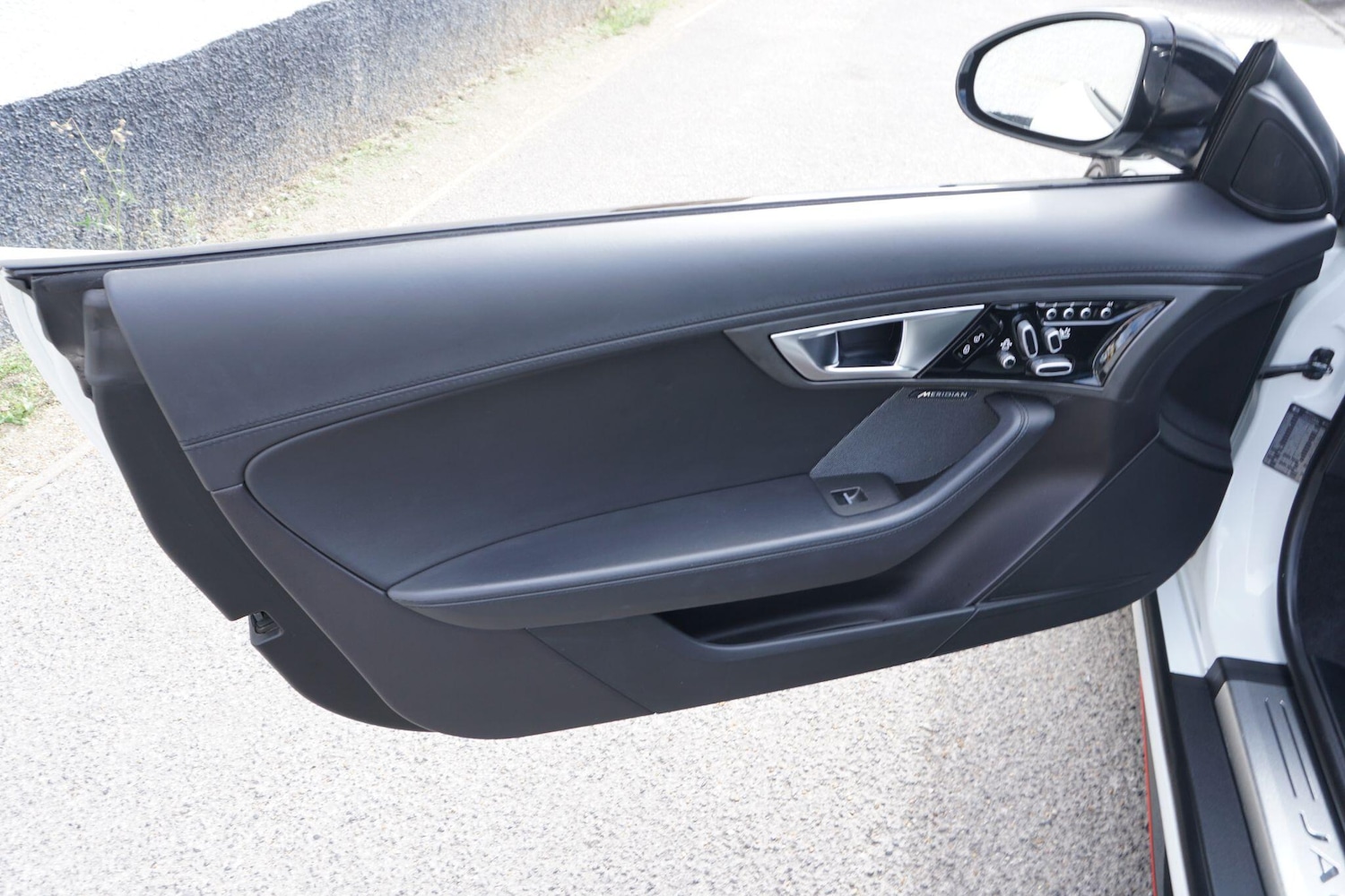 Used Jaguar F-Type for sale - 76989344: Photo 28