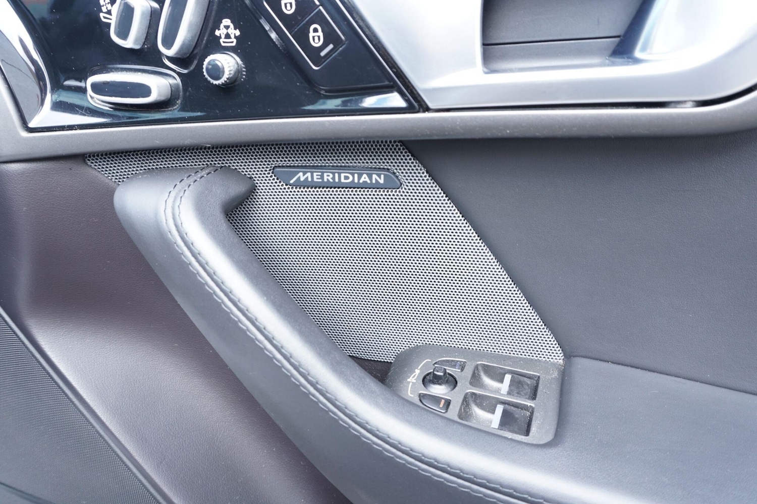 Used Jaguar F-Type for sale - 76989344: Photo 31