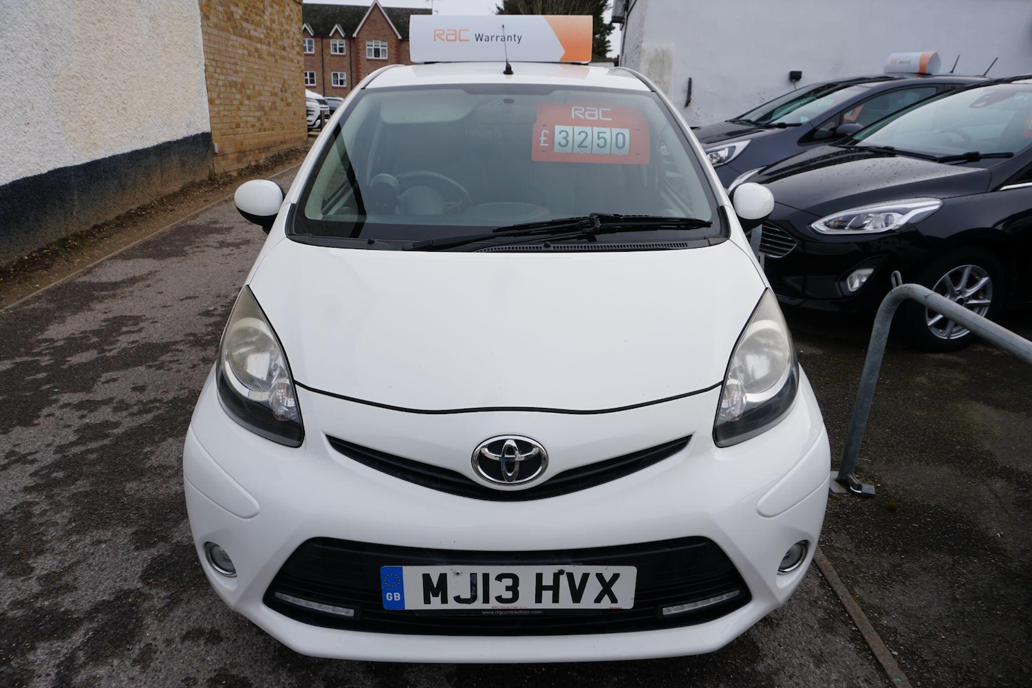 Used Toyota AYGO 2013 for sale - 77331142: Photo 2