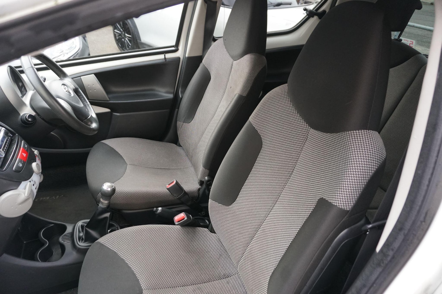 Used Toyota AYGO 2013 for sale - 77331142: Photo 40