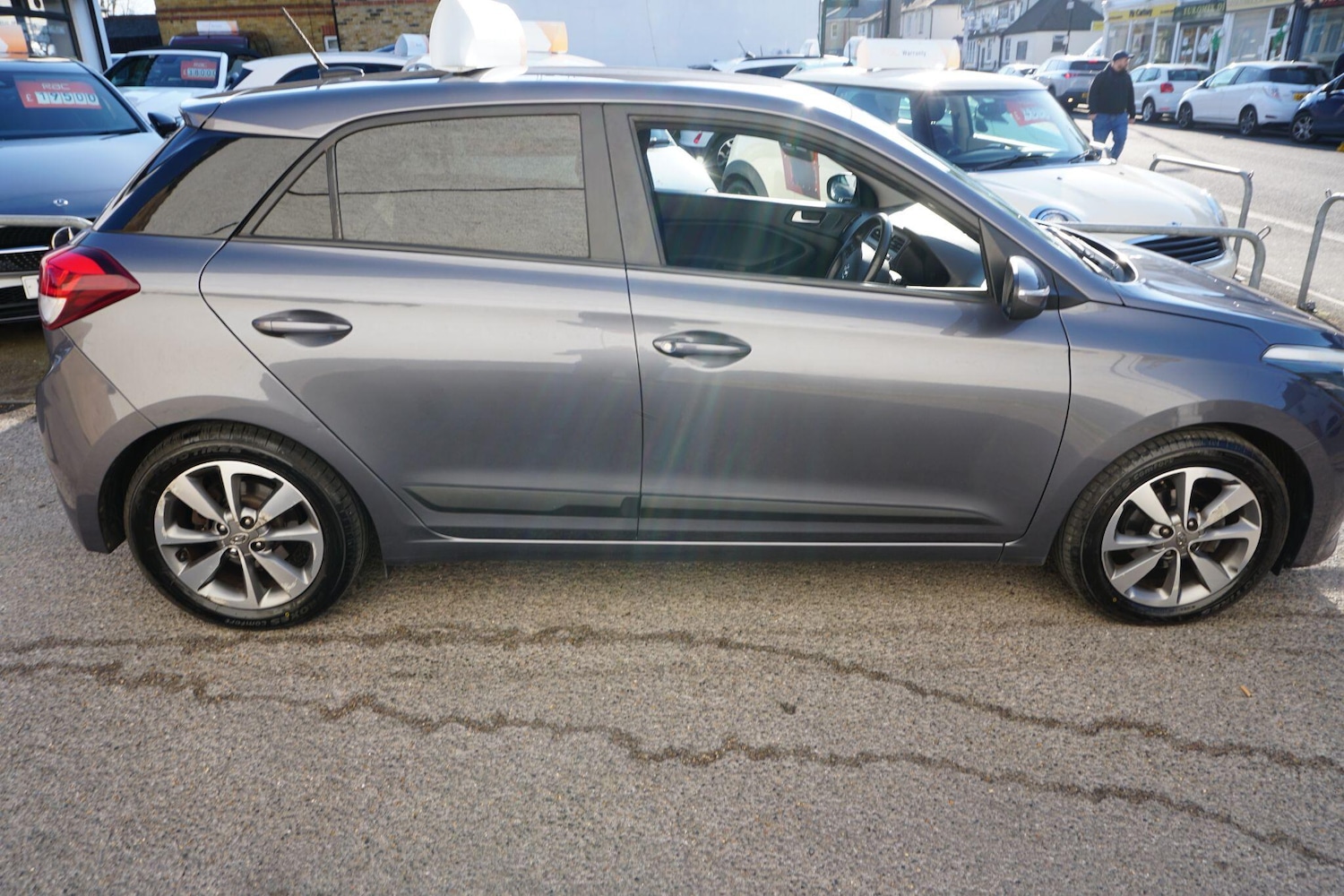Used Hyundai i20 2017 for sale - 77957773: Photo 10