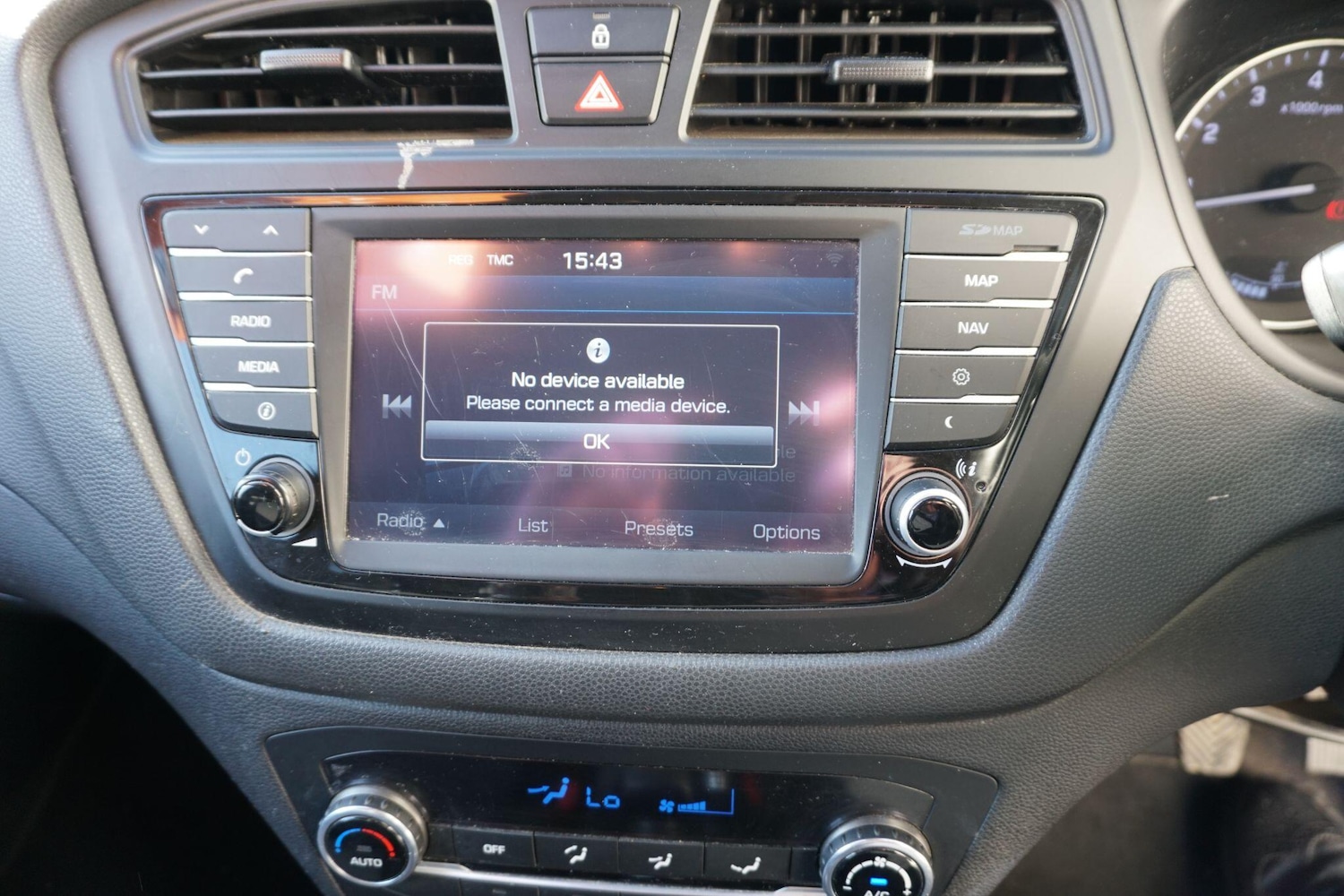 Used Hyundai i20 2017 for sale - 77957773: Photo 32