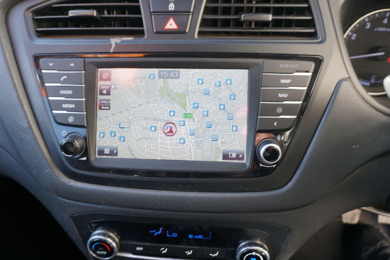 Used Hyundai i20 2017 for sale - 77957773: Photo 33