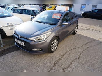 Used Hyundai i20 2017 for sale - 77957773: Photo