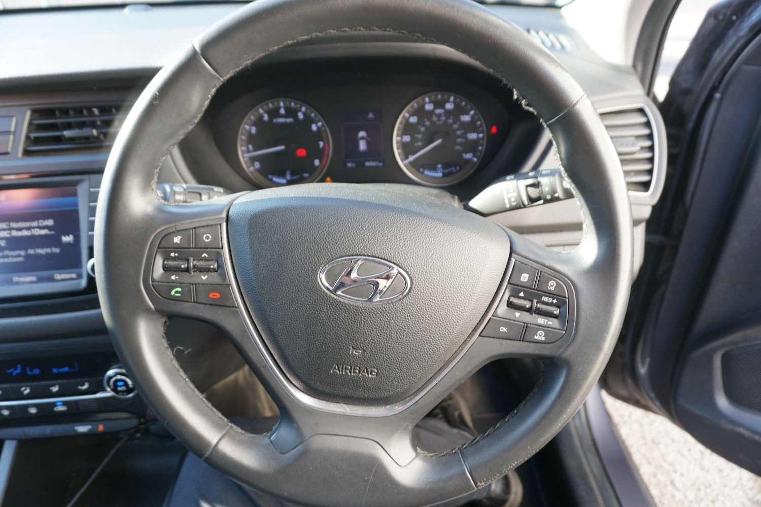 Used Hyundai i20 2017 for sale - 77957773: Photo 43