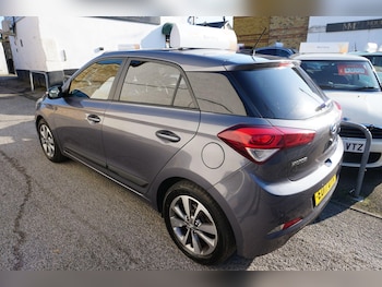 Used Hyundai i20 2017 for sale - 77957773: Photo