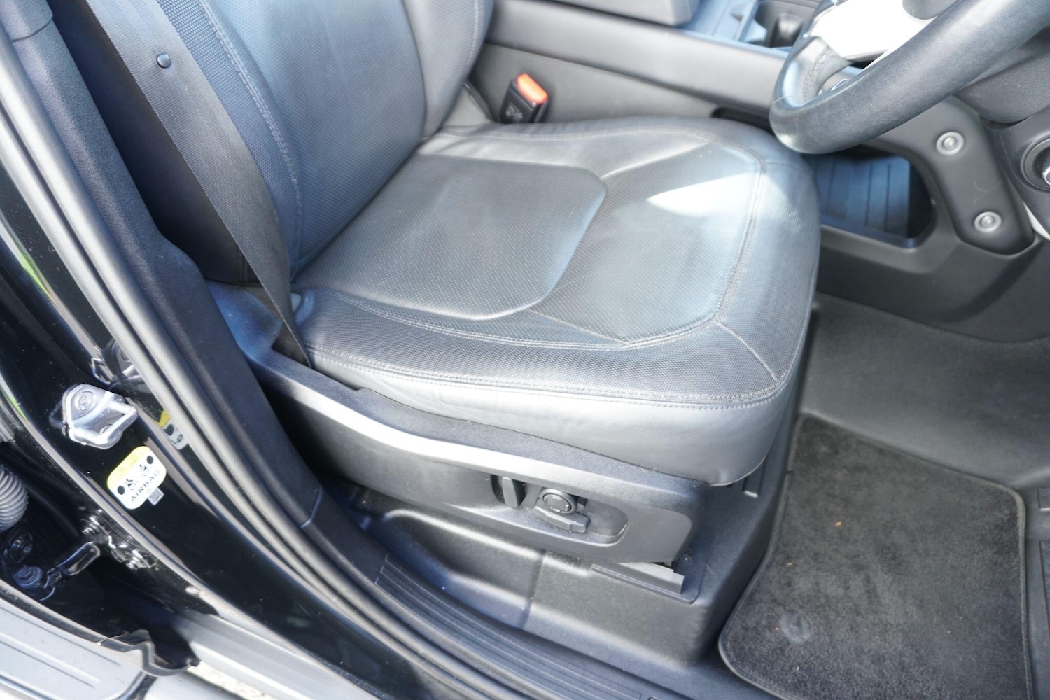 Used Land Rover Defender 110 2023 for sale - 76381190: Photo 24