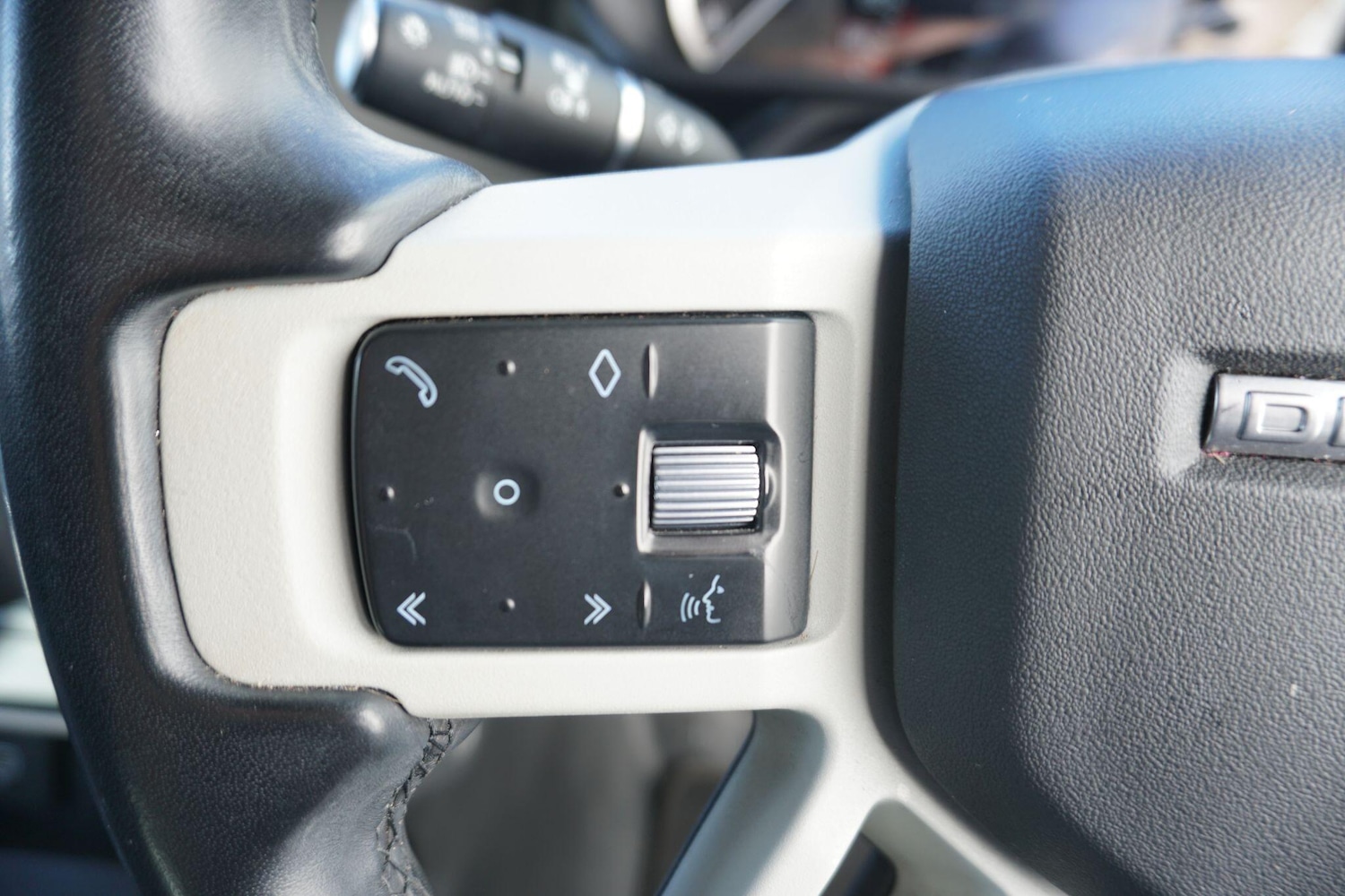 Used Land Rover Defender 110 2023 for sale - 76381190: Photo 36