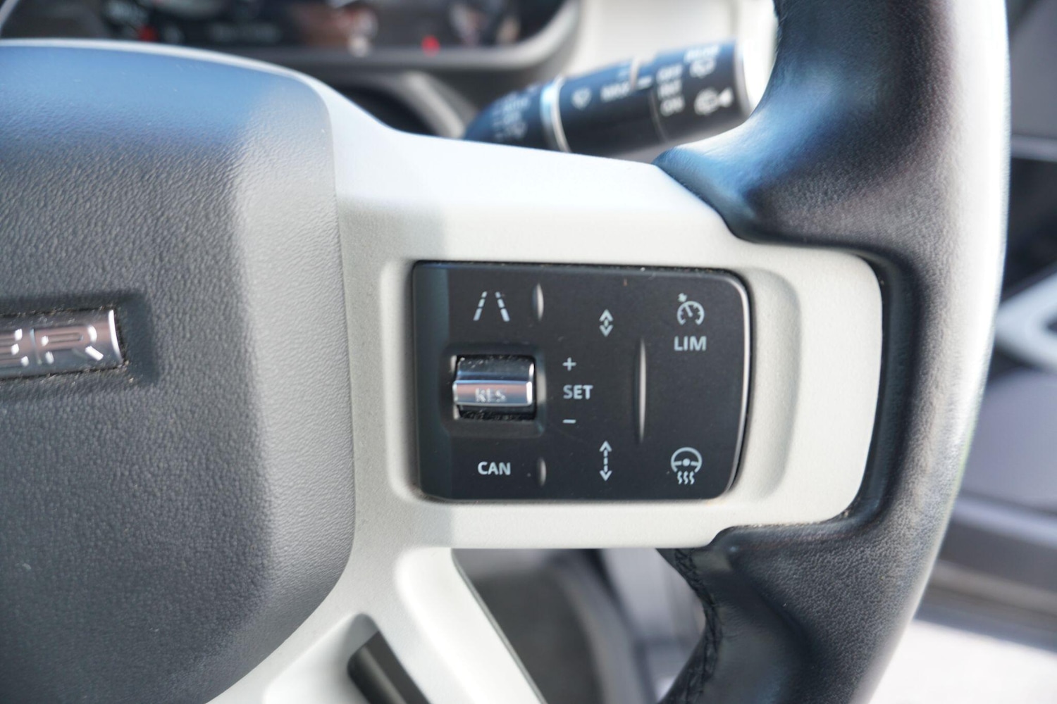 Used Land Rover Defender 110 2023 for sale - 76381190: Photo 37