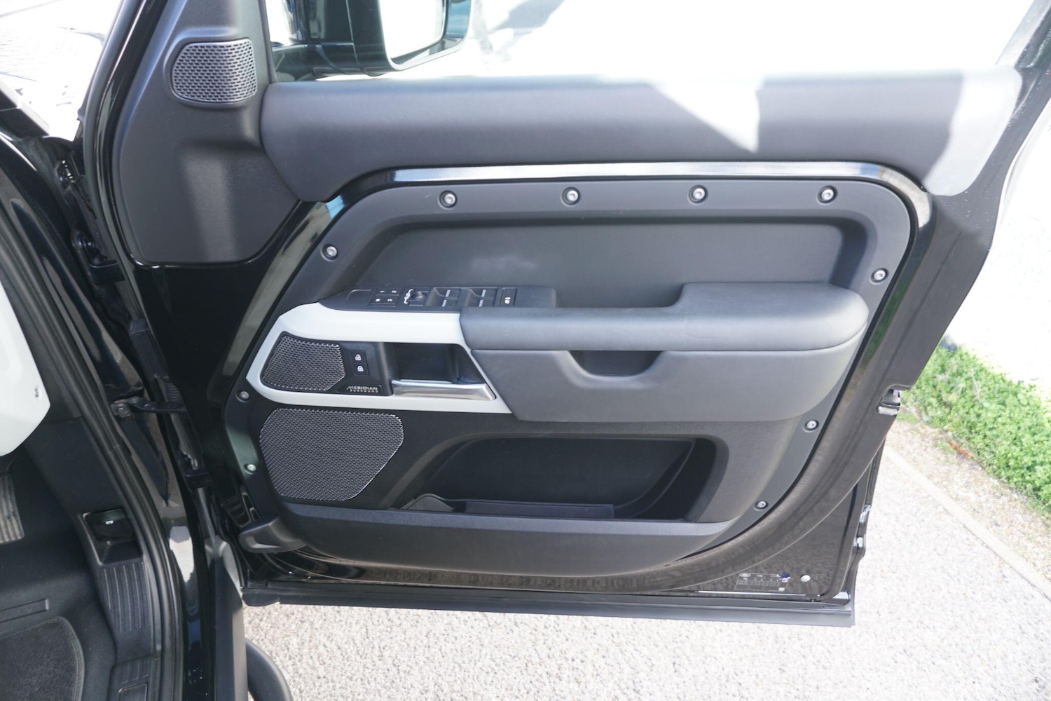 Used Land Rover Defender 110 2023 for sale - 76381190: Photo 45