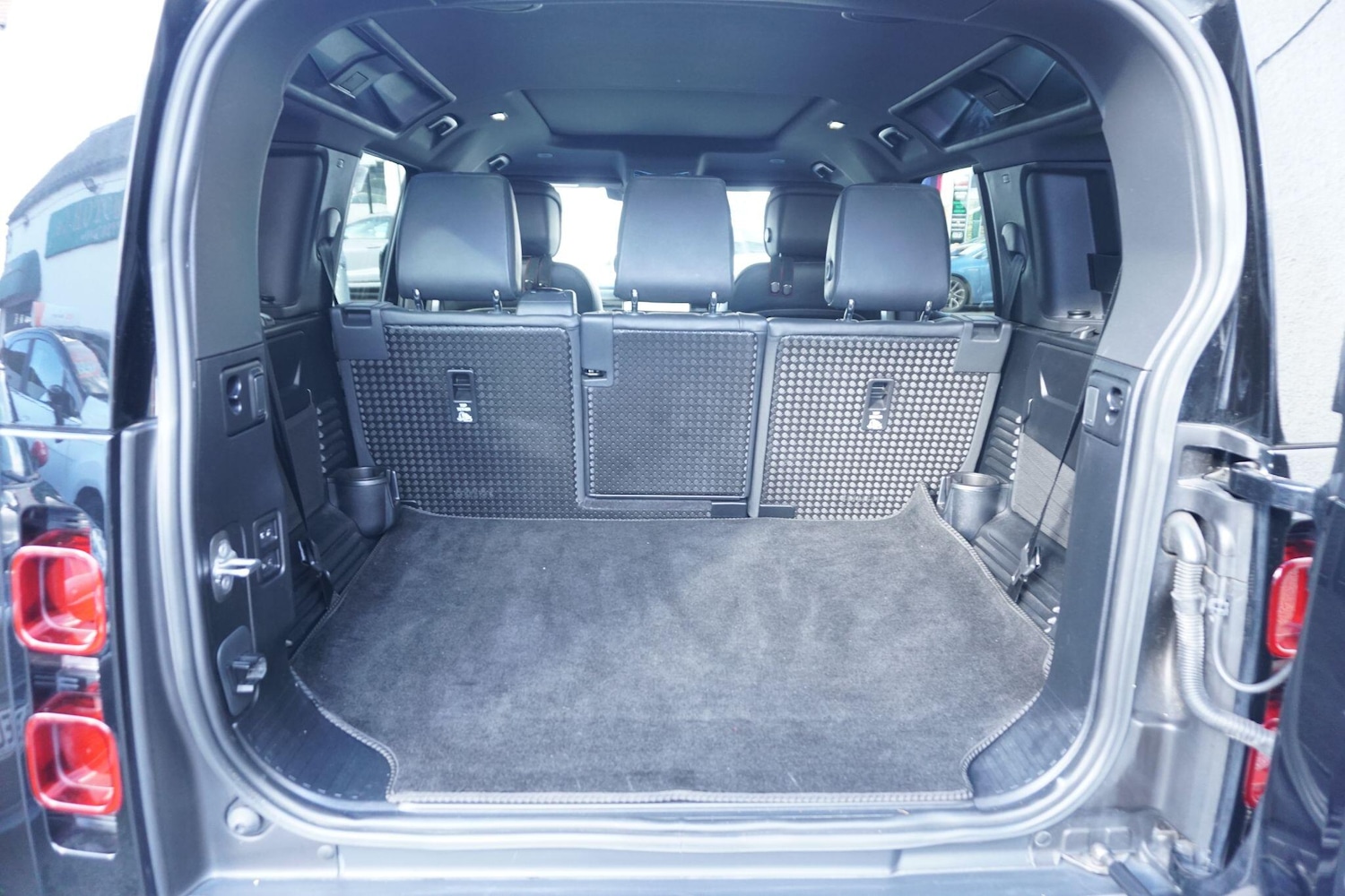 Used Land Rover Defender 110 2023 for sale - 76381190: Photo 83