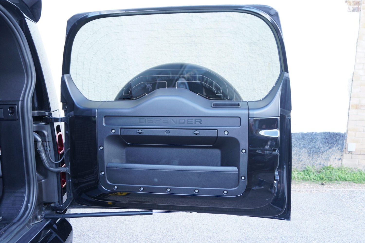 Used Land Rover Defender 110 2023 for sale - 76381190: Photo 85