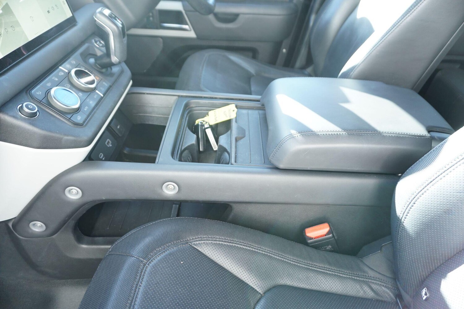 Used Land Rover Defender 110 2023 for sale - 76381190: Photo 93