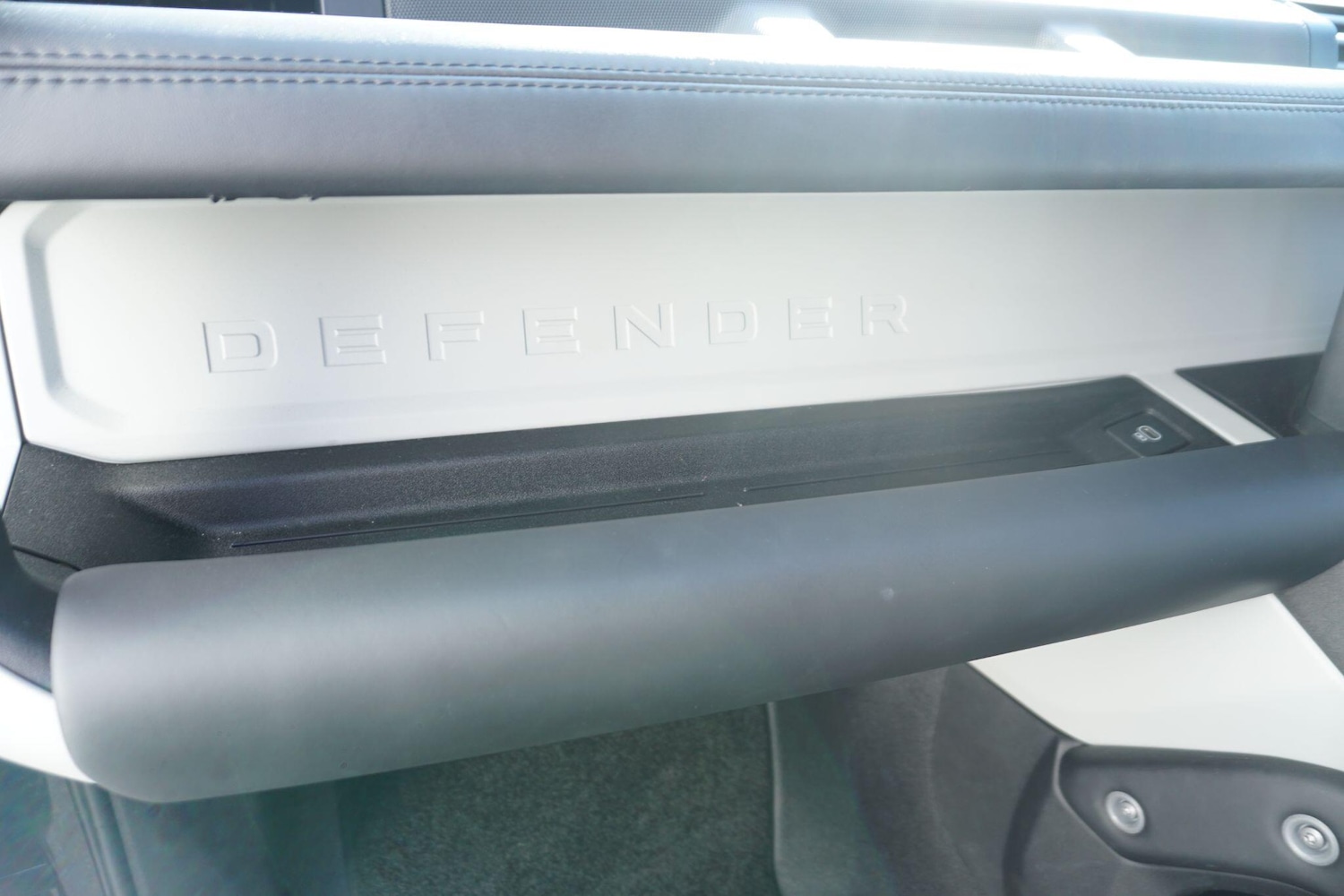 Used Land Rover Defender 110 2023 for sale - 76381190: Photo 95