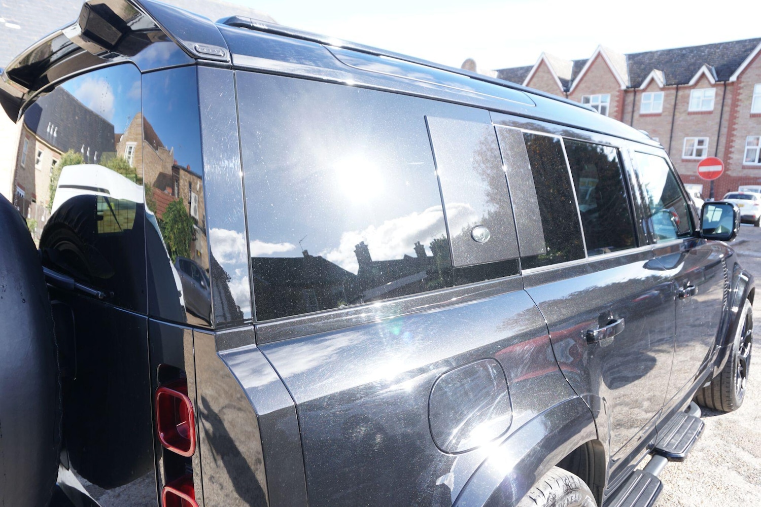 Used Land Rover Defender 110 2023 for sale - 76381190: Photo 96