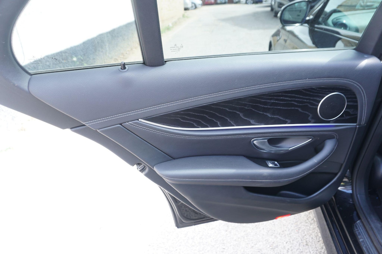 Used Mercedes-Benz E Class for sale - 76729030: Photo 38