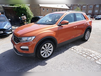 Used Volkswagen T-Roc 2018 for sale - 78676427: Photo