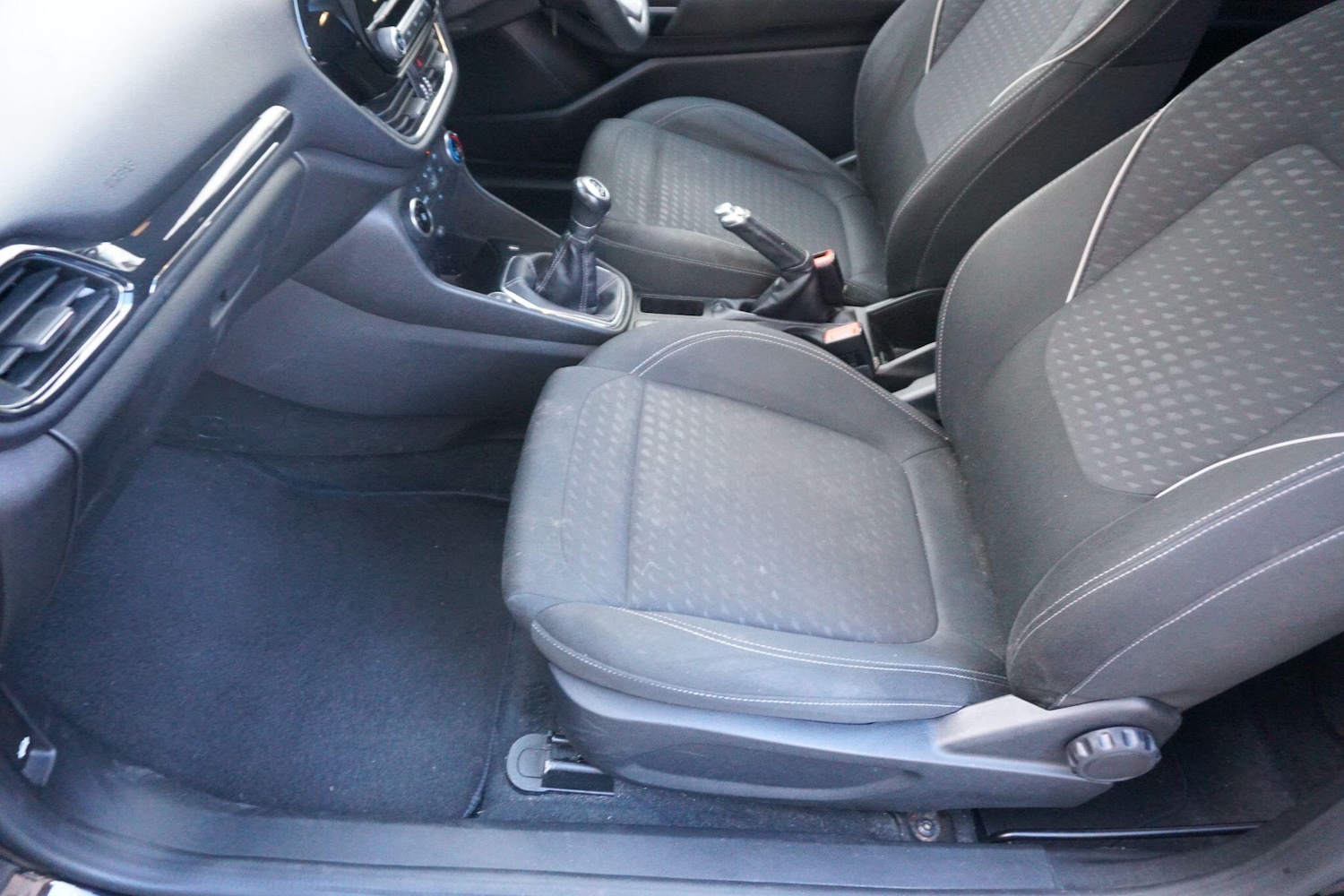 Used Ford Fiesta 2018 for sale - 77050059: Photo 40