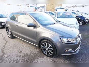 Used Volkswagen Polo 2016 for sale - 76913444: Photo