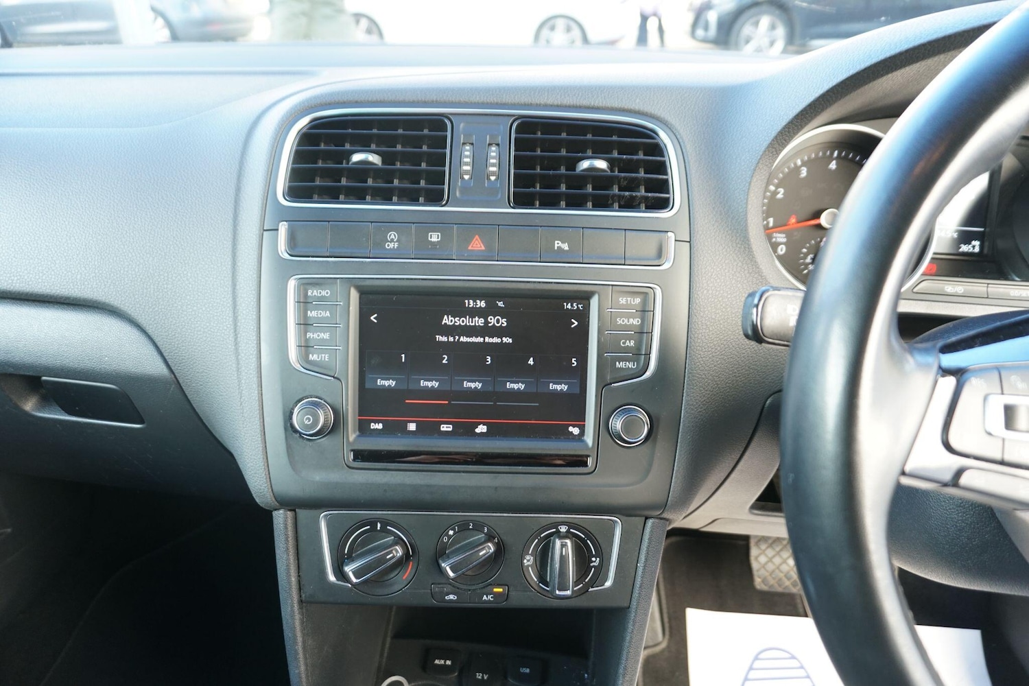 Used Volkswagen Polo 2016 for sale - 76913444: Photo 37