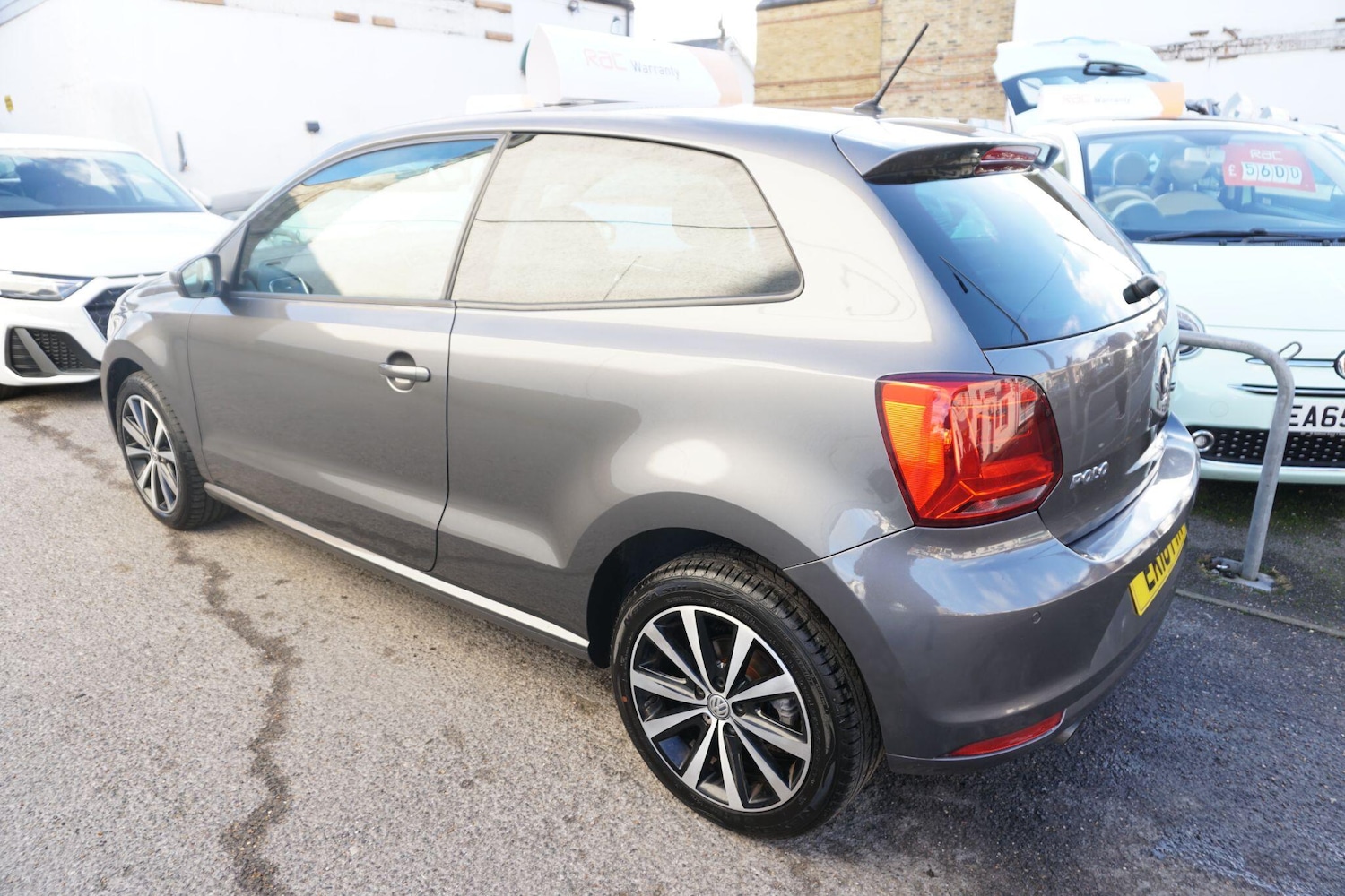 Used Volkswagen Polo 2016 for sale - 76913444: Photo 4