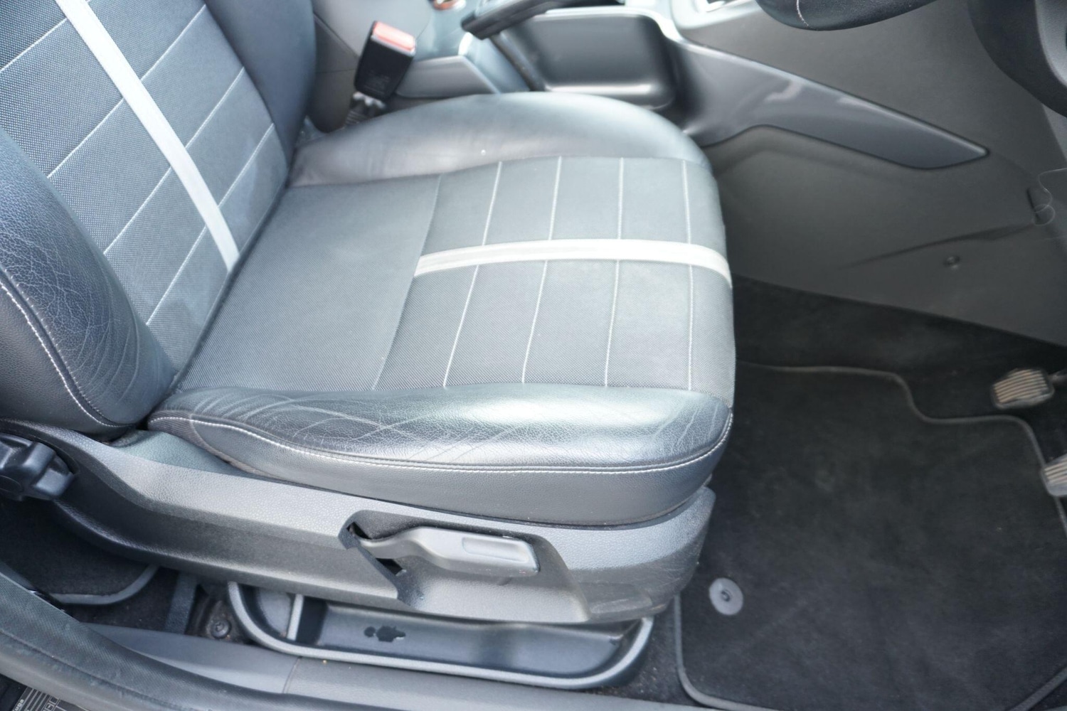 Used Ford Kuga 2011 for sale - 76423850: Photo 22