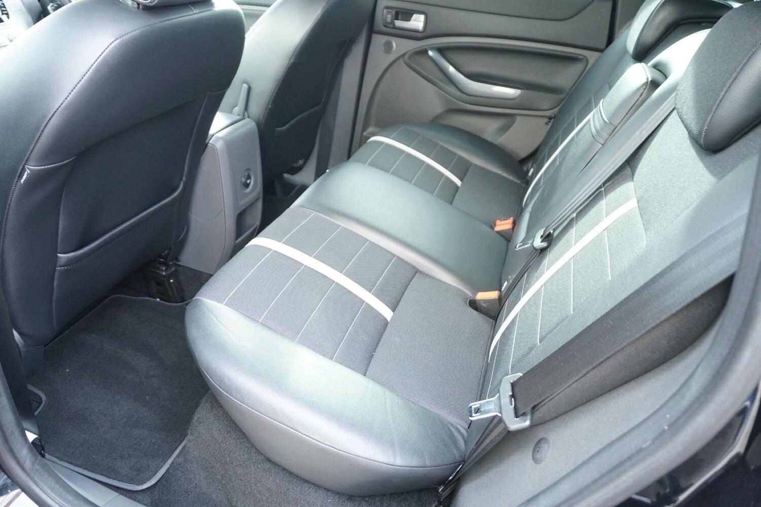 Used Ford Kuga 2011 for sale - 76423850: Photo 27