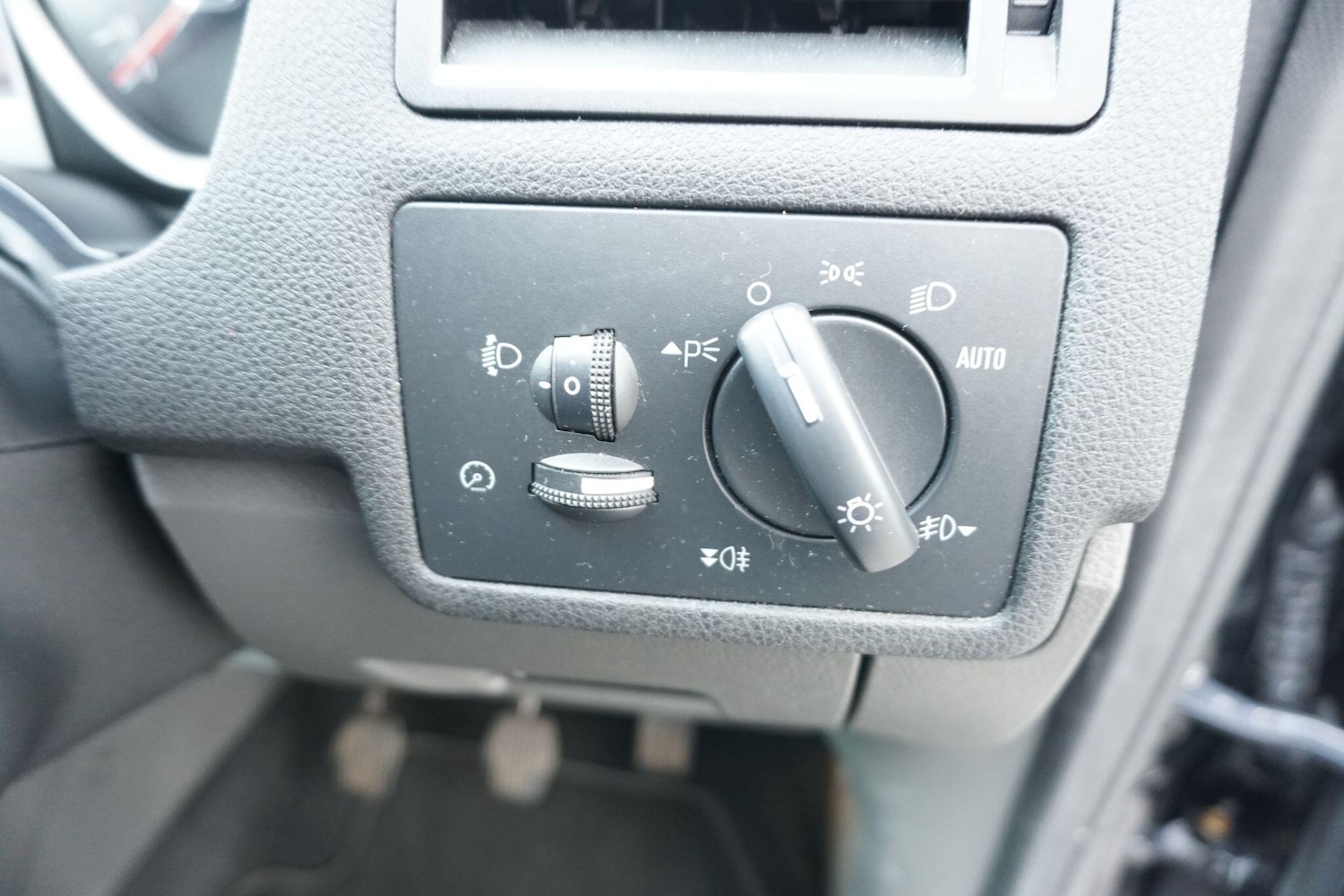 Used Ford Kuga 2011 for sale - 76423850: Photo 29