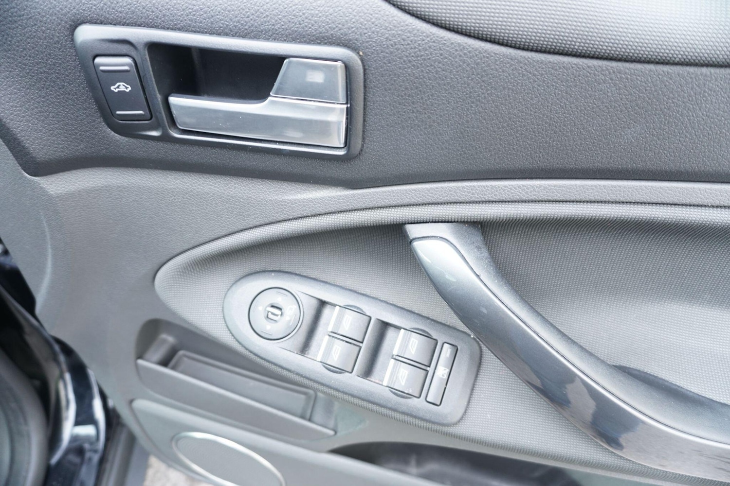 Used Ford Kuga 2011 for sale - 76423850: Photo 35