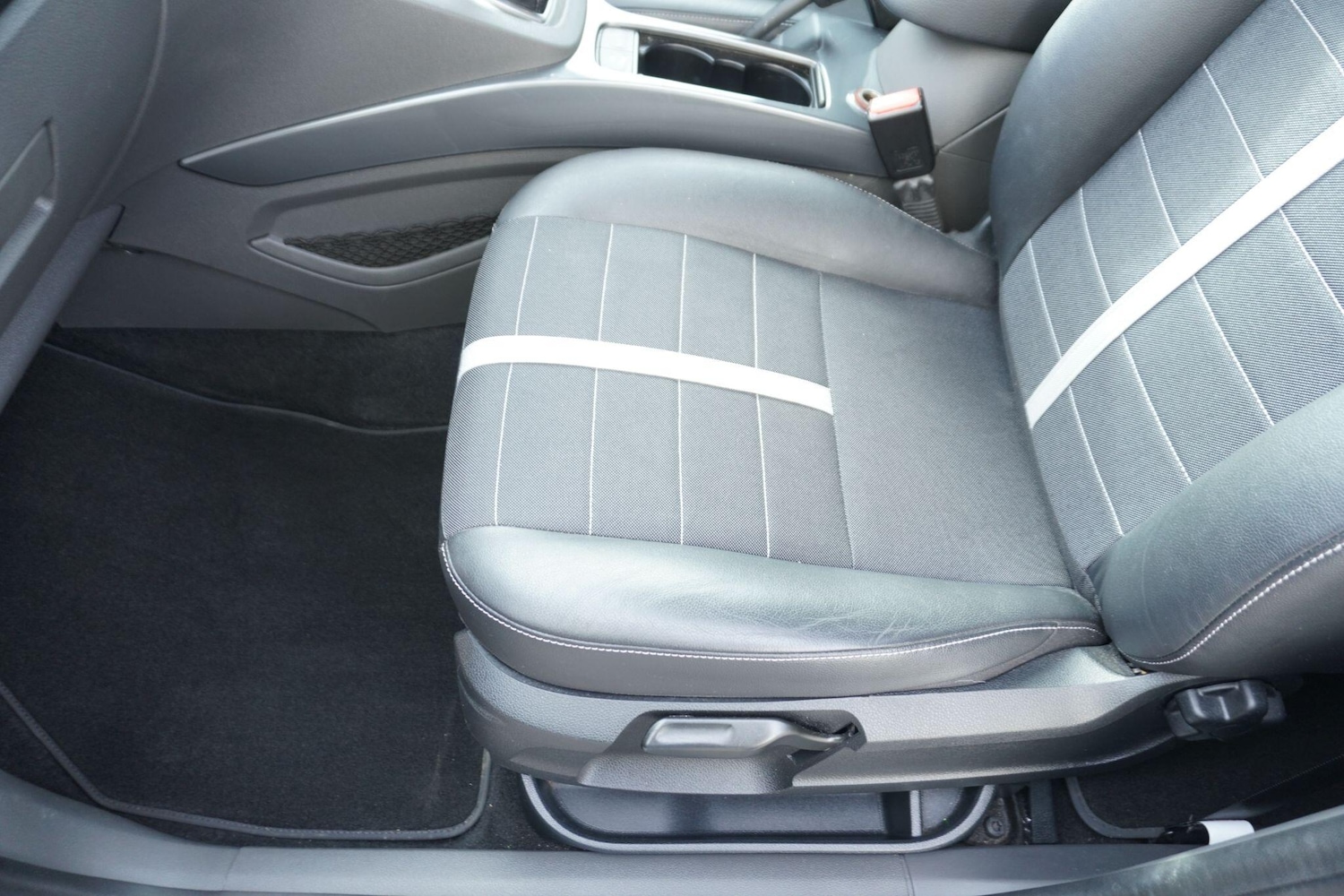 Used Ford Kuga 2011 for sale - 76423850: Photo 55