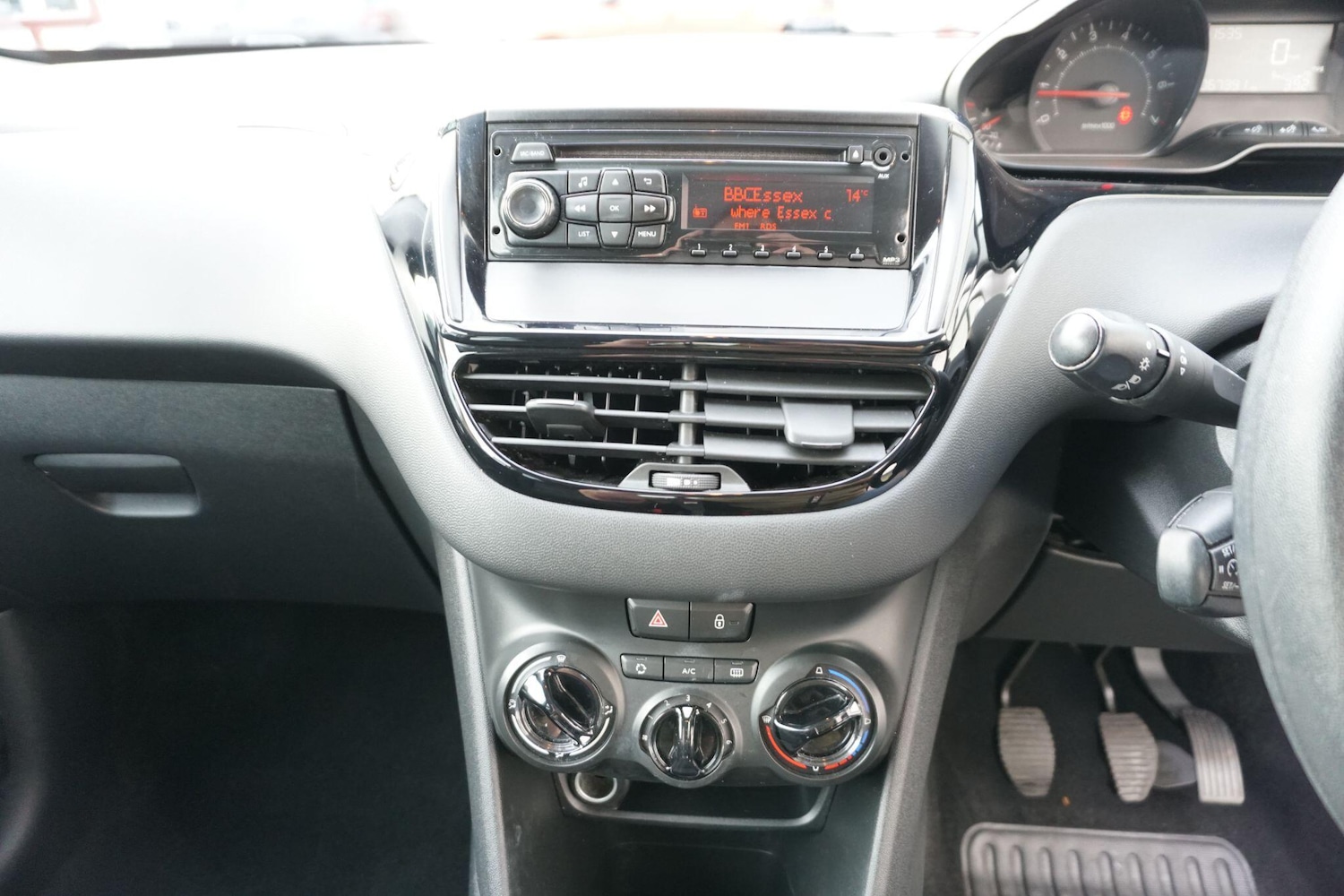 Used Peugeot 208 2015 for sale - 76550340: Photo 11