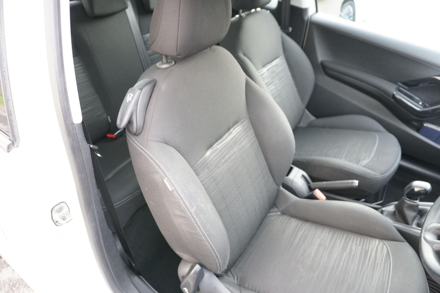 Used Peugeot 208 2015 for sale - 76550340: Photo 13