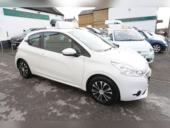 Used Peugeot 208 2015 for sale - 76550340: Photo