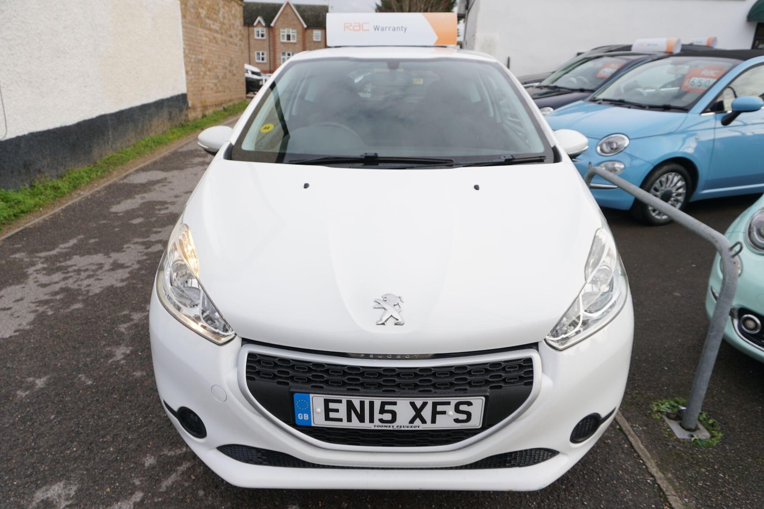 Used Peugeot 208 2015 for sale - 76550340: Photo 2